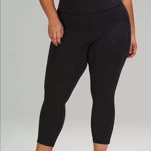 Size 4 women’s capris leggings